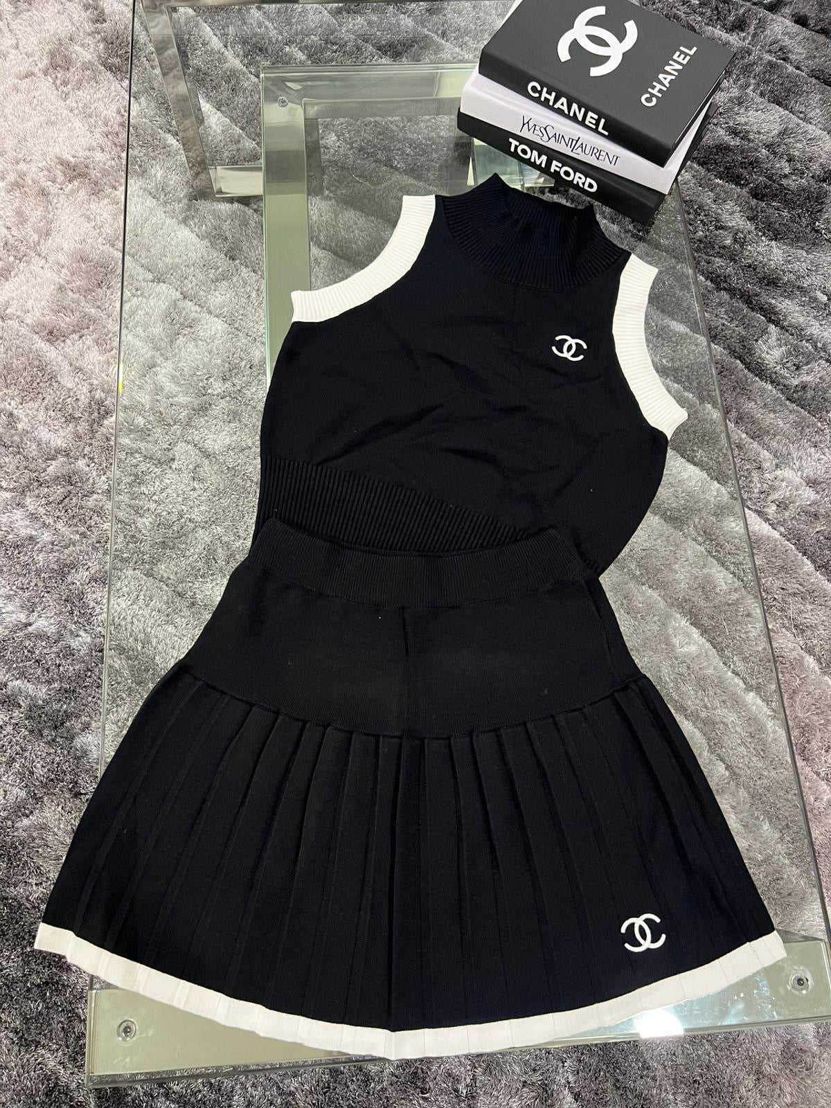 Skirt and top set