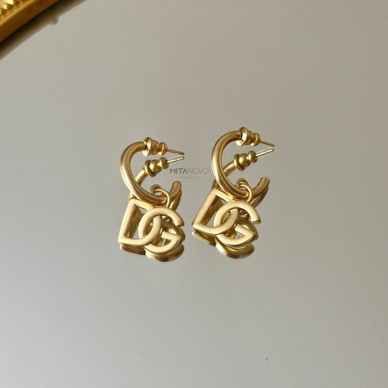 Gold Dangling earrings