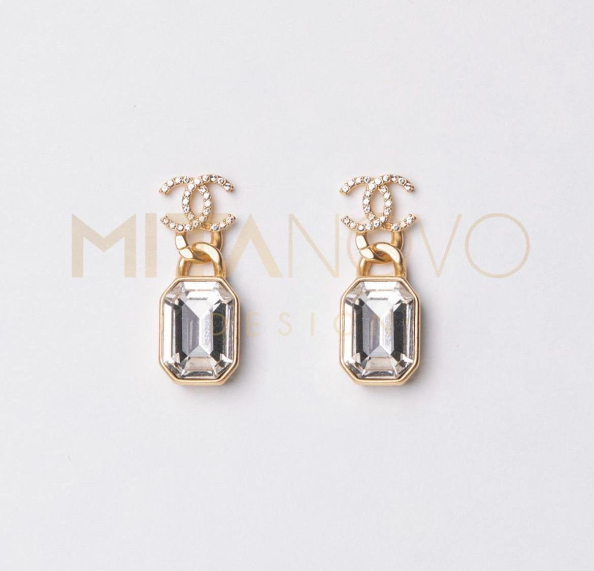 Elegant golden earrings