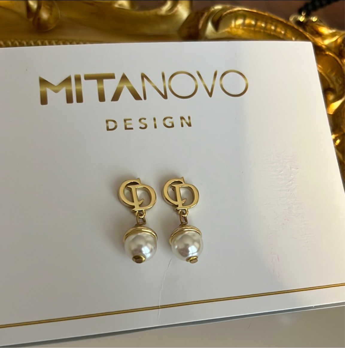 Gold danling pearl earrings