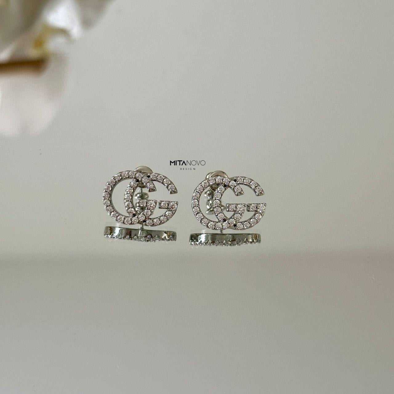 Letter earrings with stone