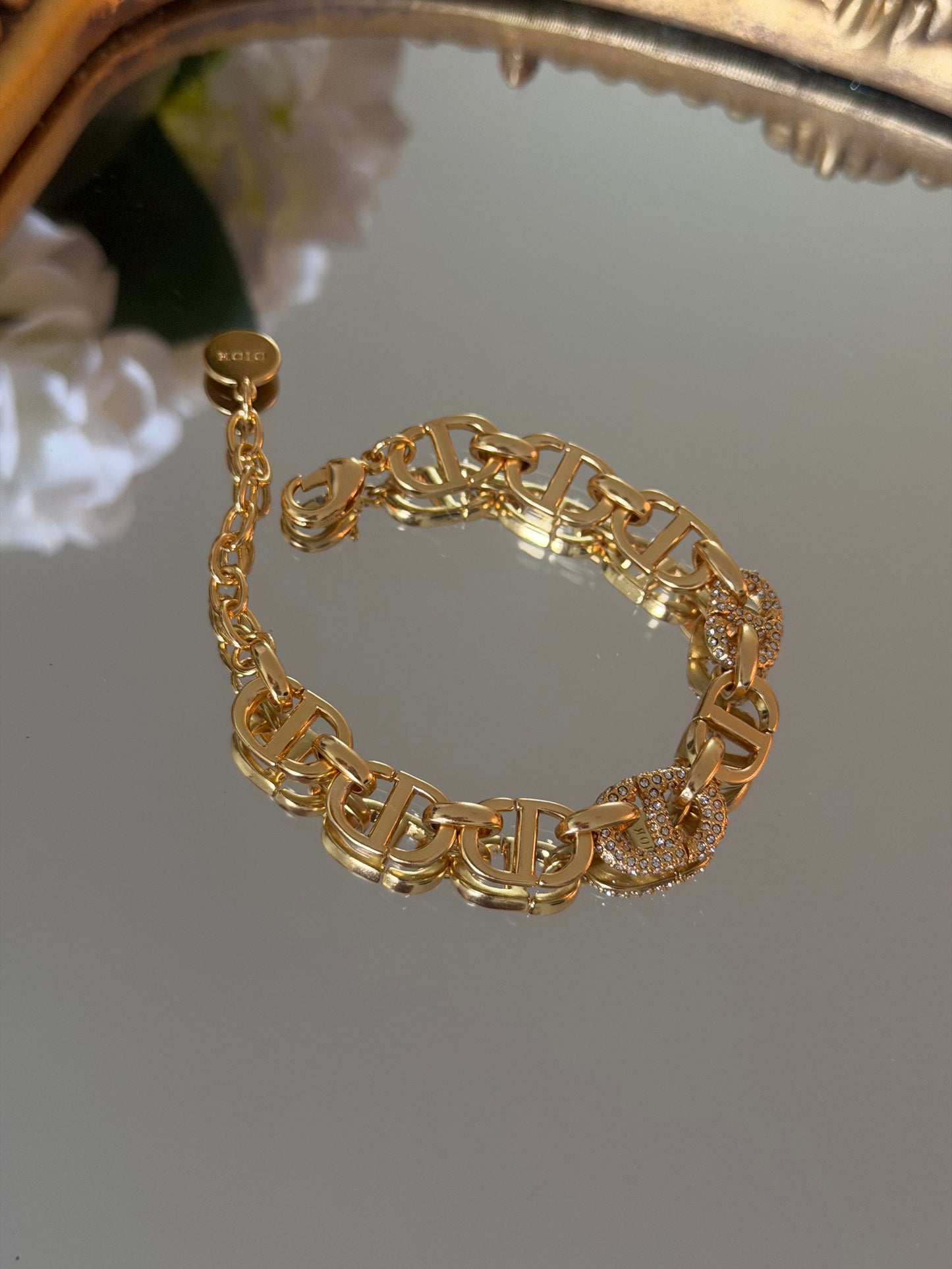 Gold adjustable bracelet