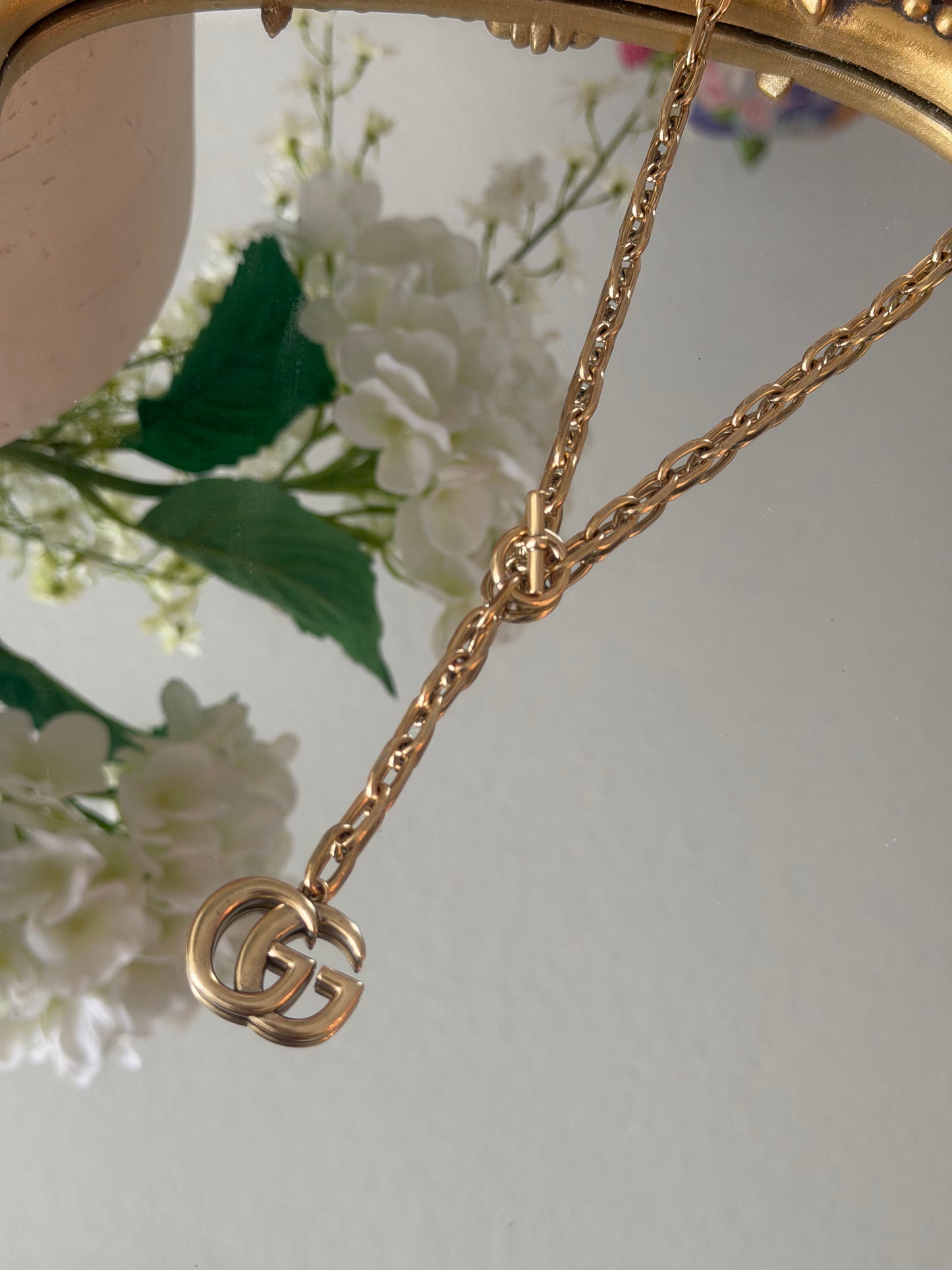 Old Gold Necklace with Pendant