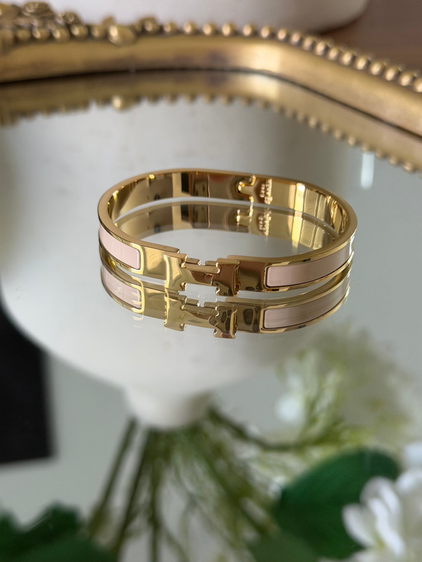 Thin H Bracelet