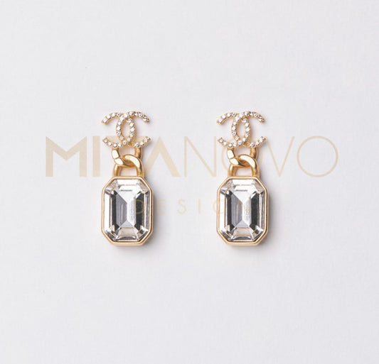 Elegant golden earrings
