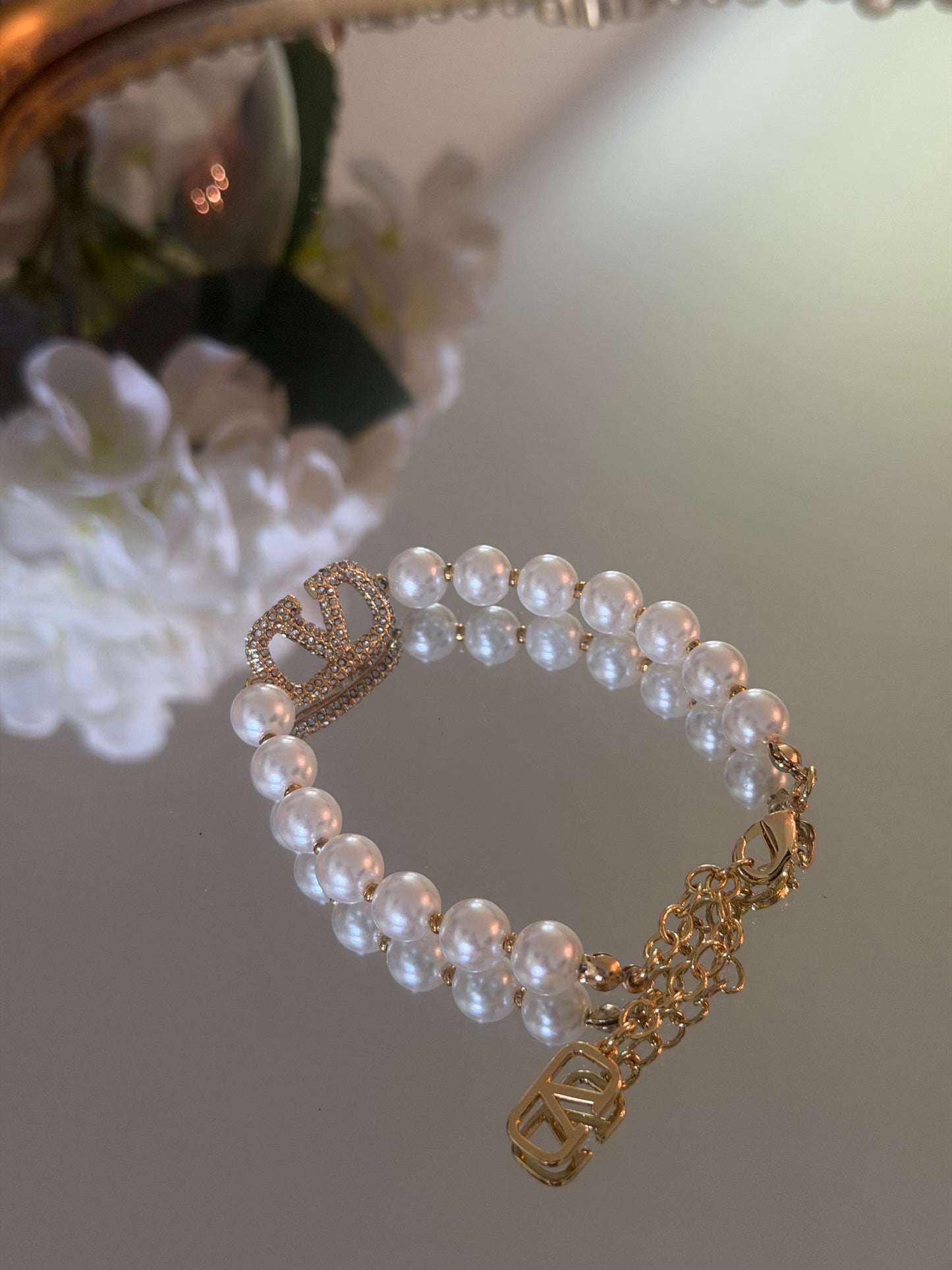 Pearl Bracelet with stone