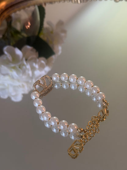 Pearl Bracelet with stone