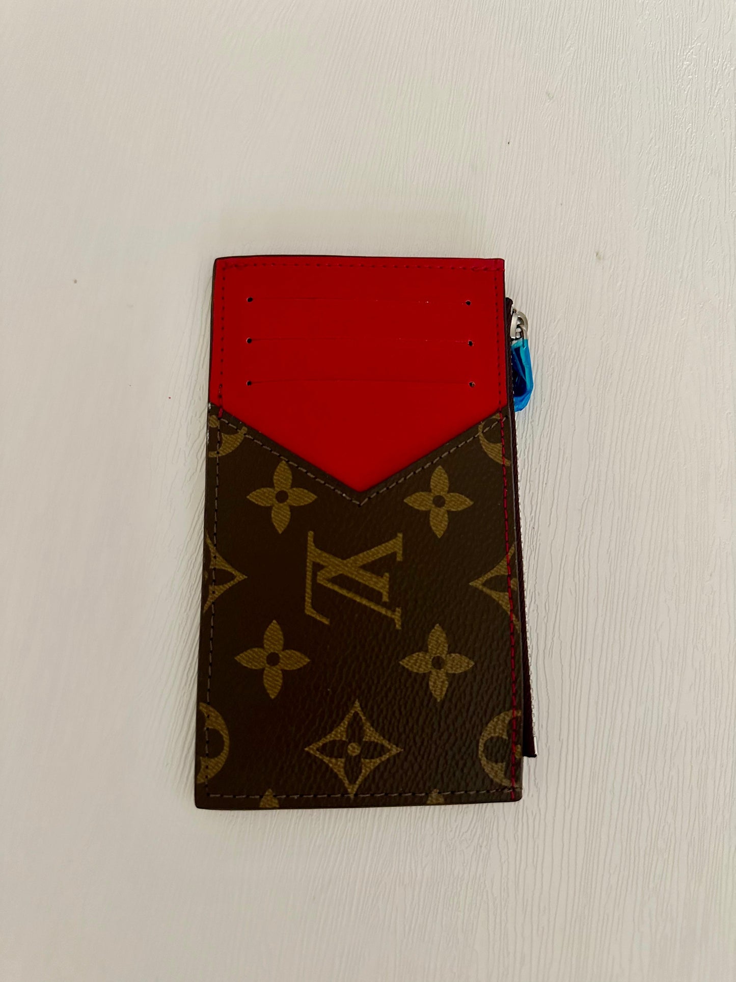 Two-color cardholder