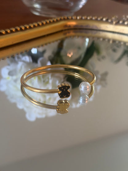 Gold cuff Bracelet with pearl