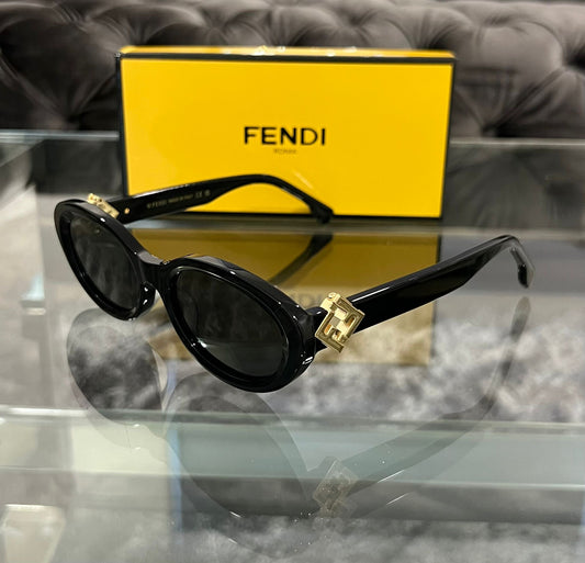 Black sunglasses with UV protection designed for comfortable outdoor wear and stylish everyday fashion use