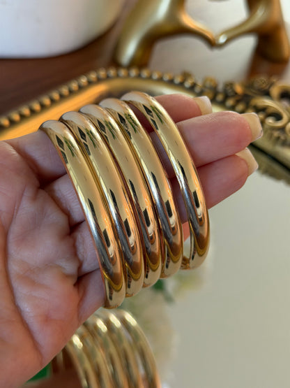 Gold Classic Bangle Set (5 Pieces)