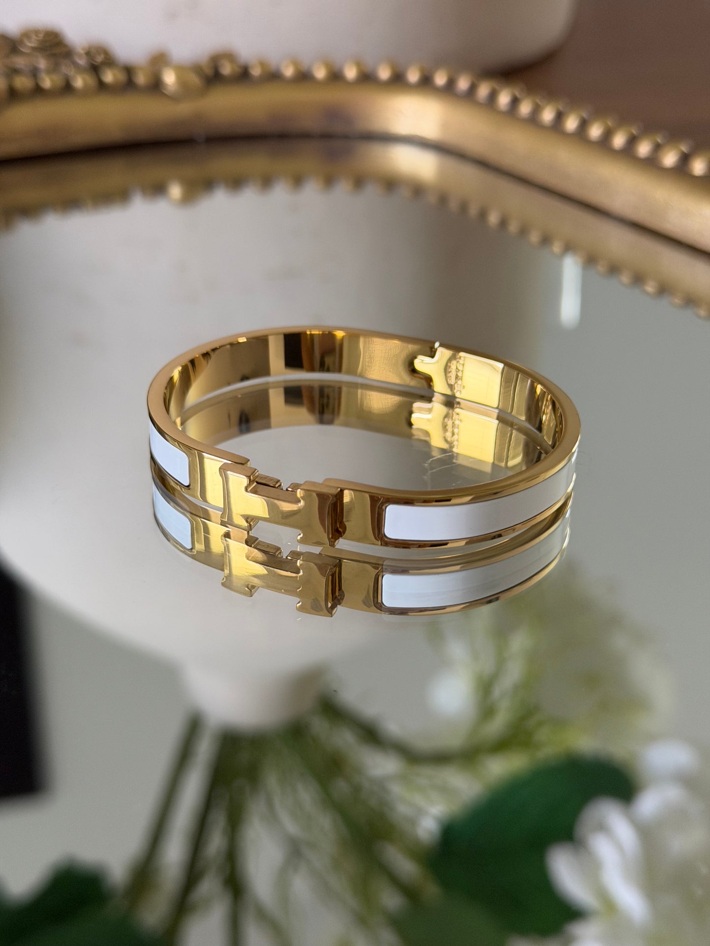 Thin H Bracelet