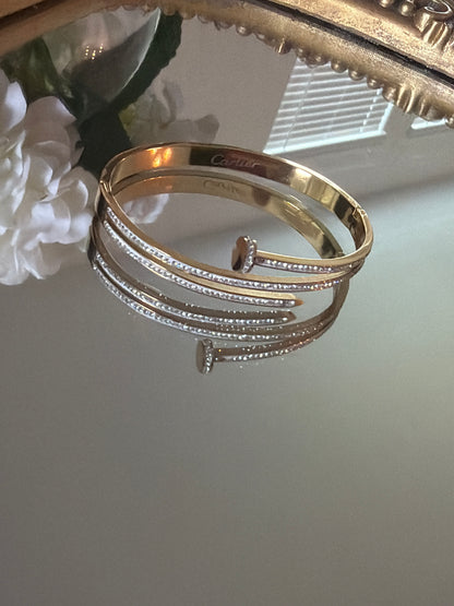 Bracelet with stone