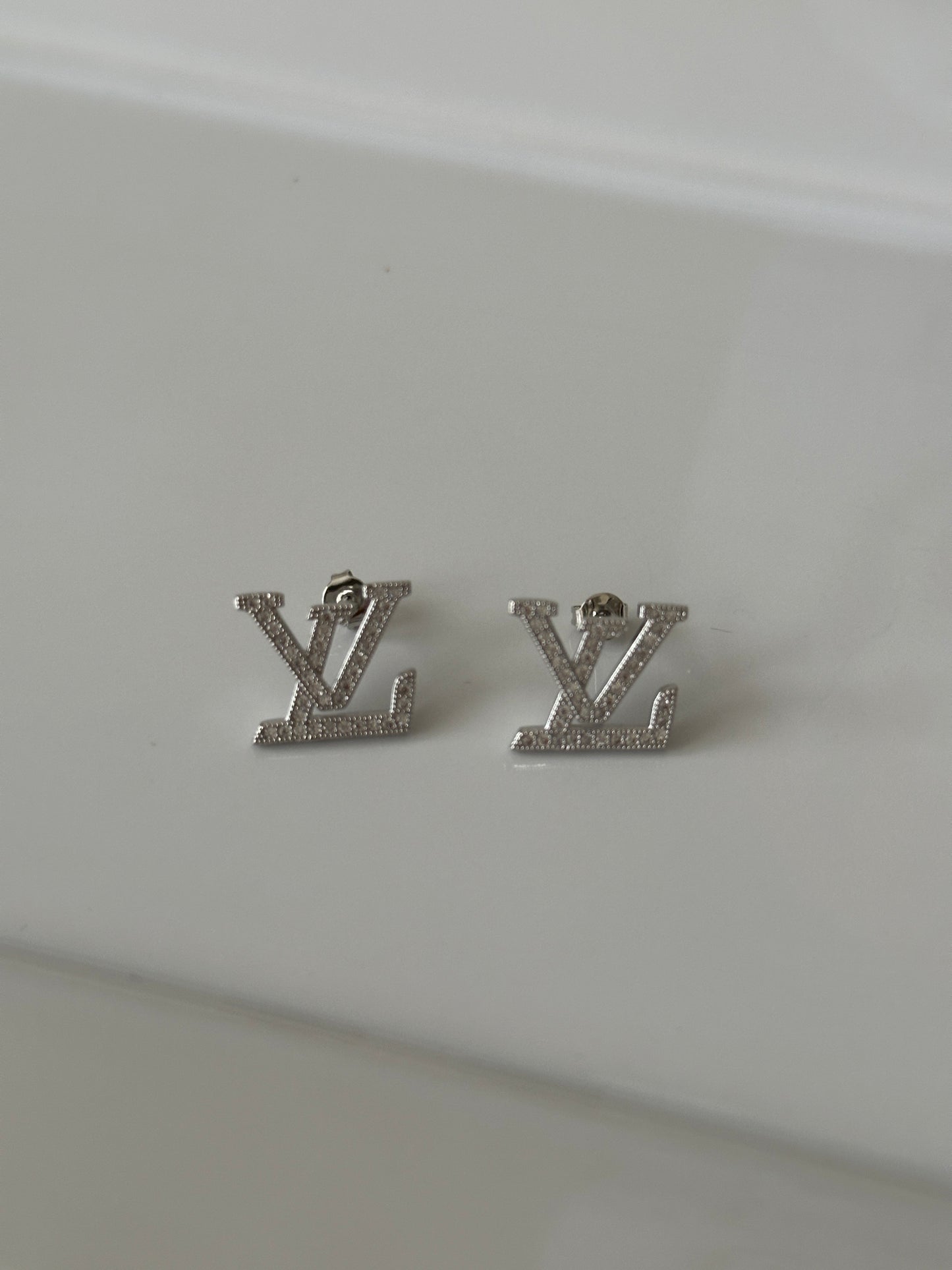 Studs with stone