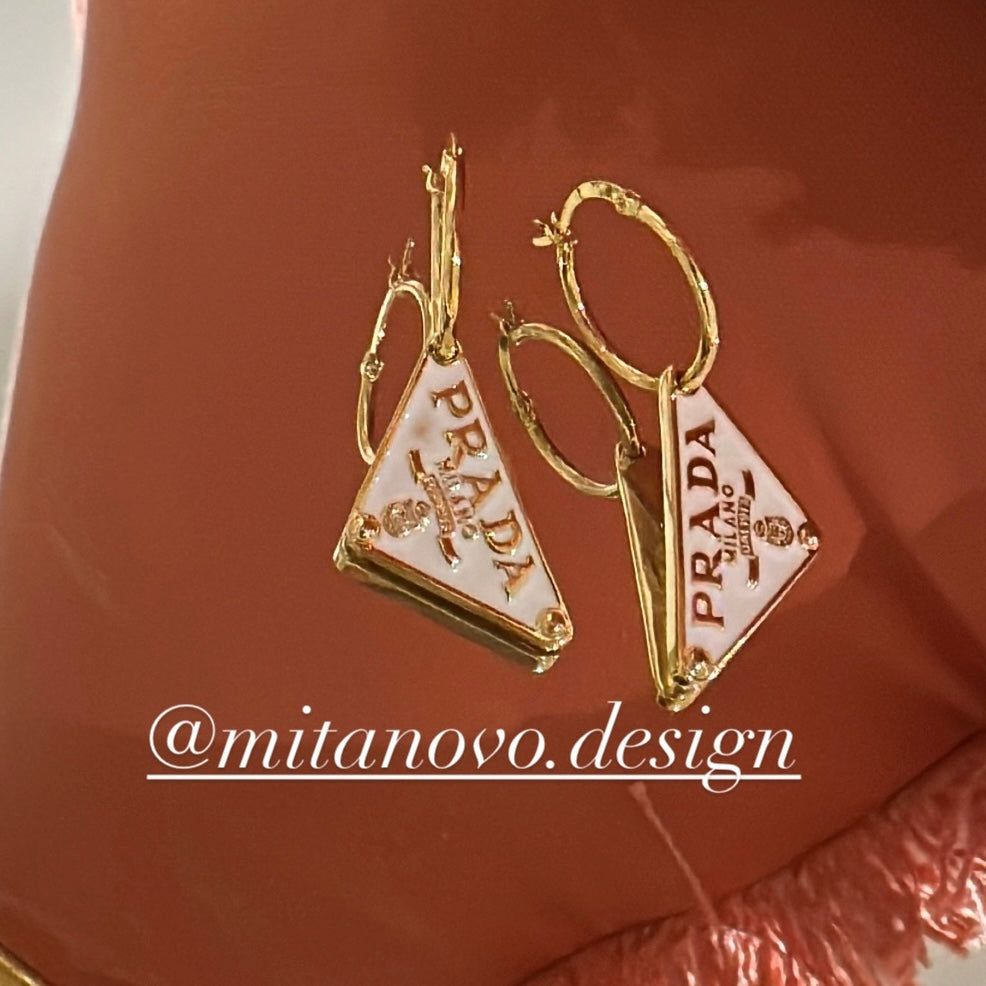 Gold Dangling earrings