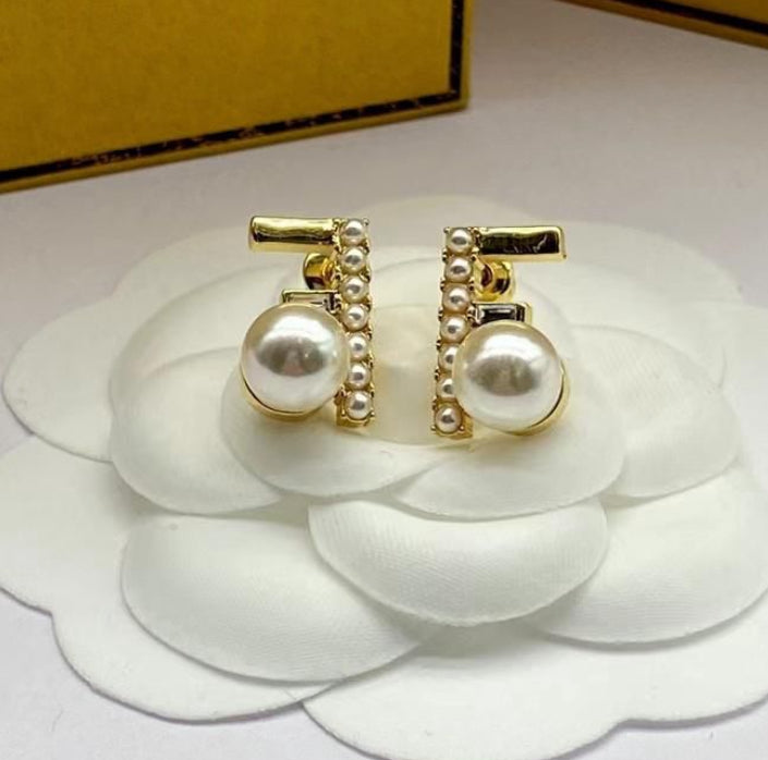 Gold Pearl earrings