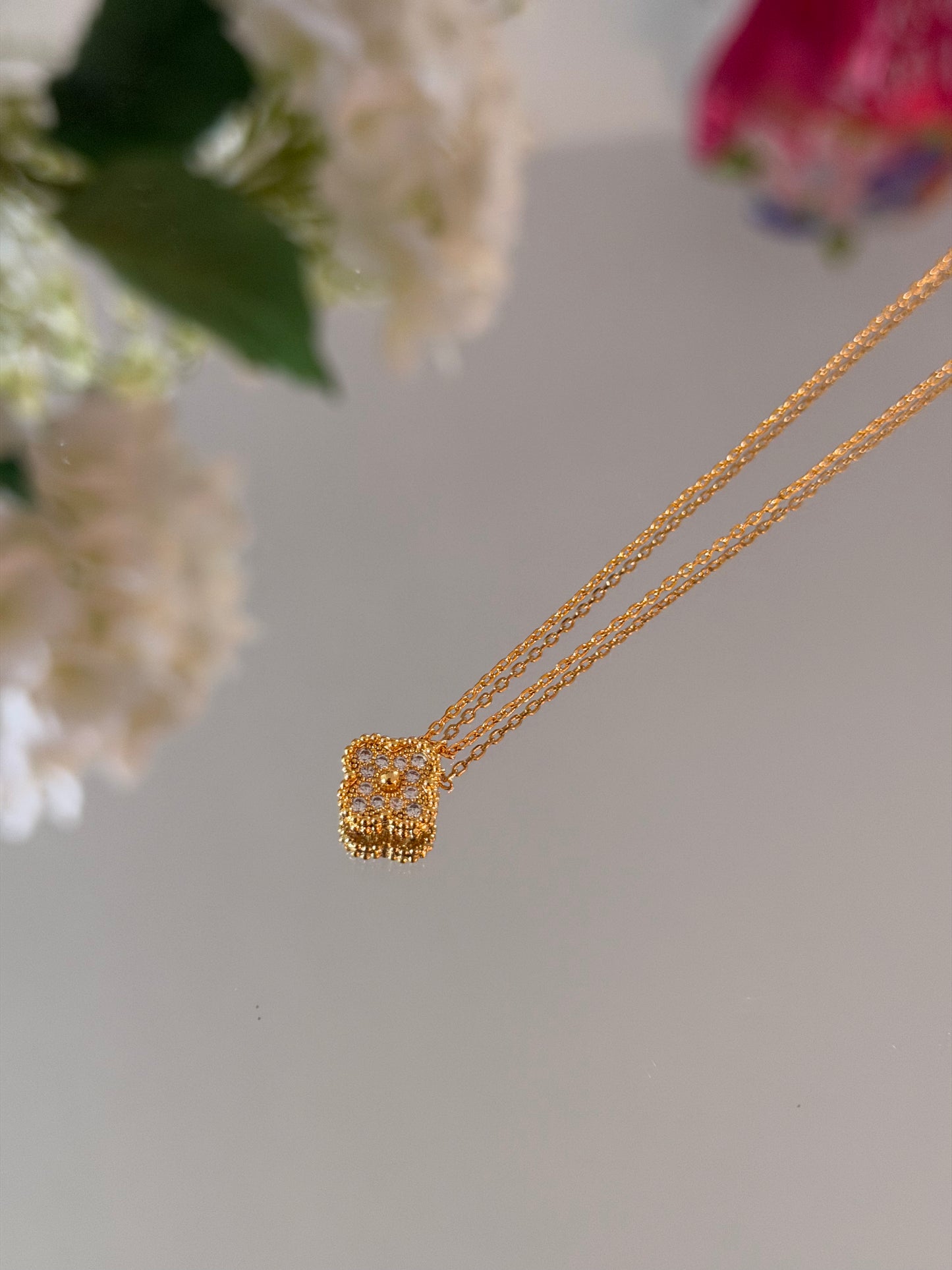 Mini Pendant Flower with Stone
