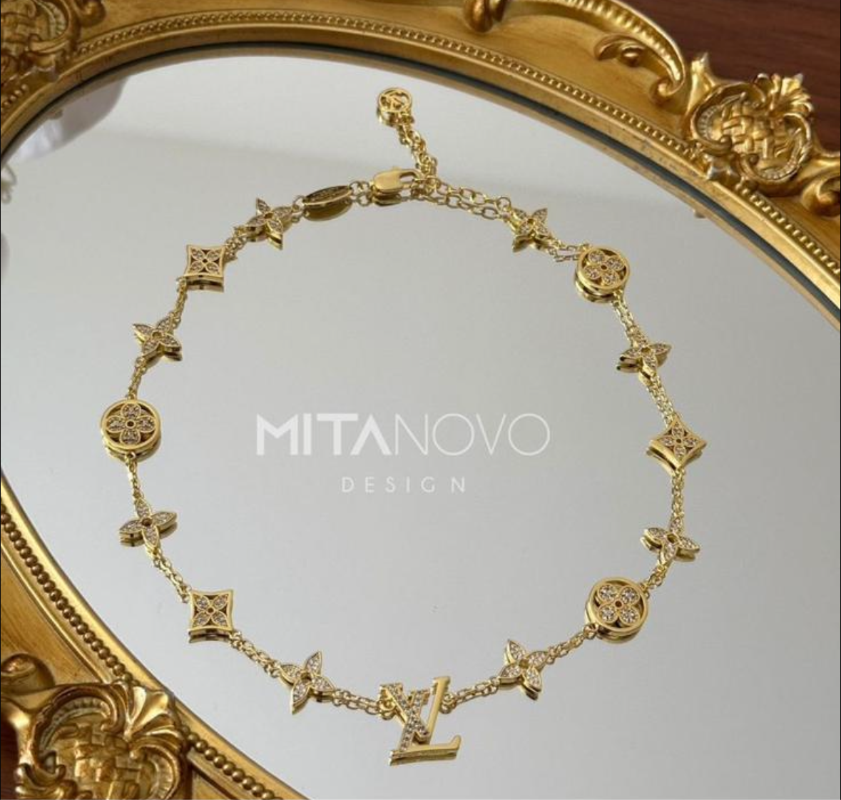 Gold necklace with stone