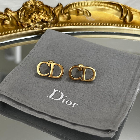 Gold earrings