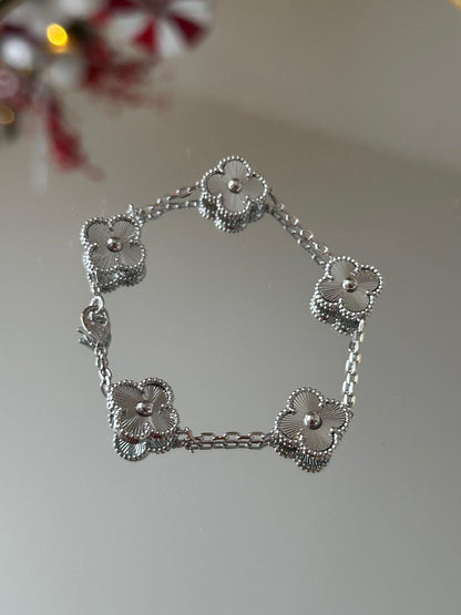 Clover bracelet