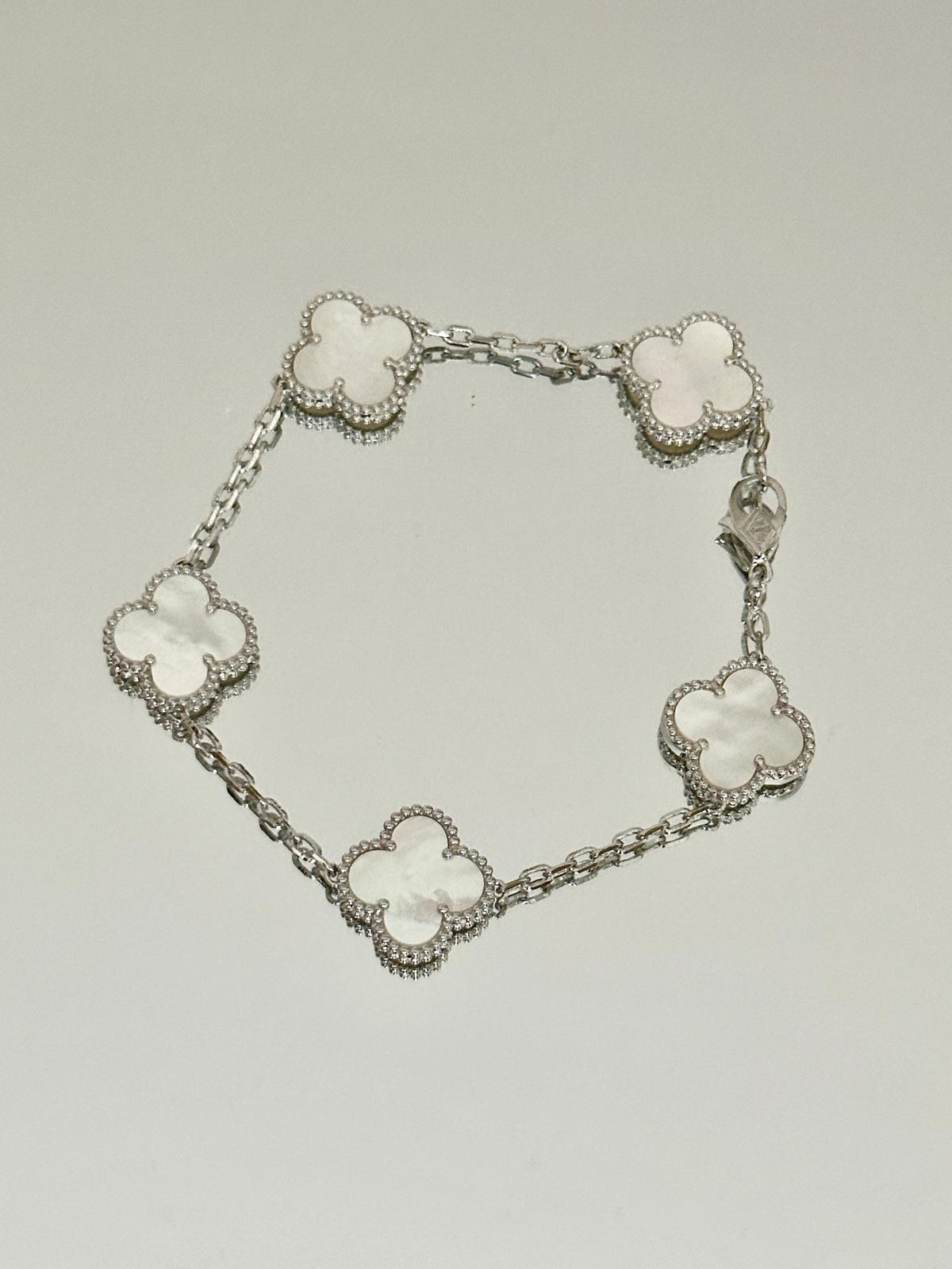 Clover bracelet