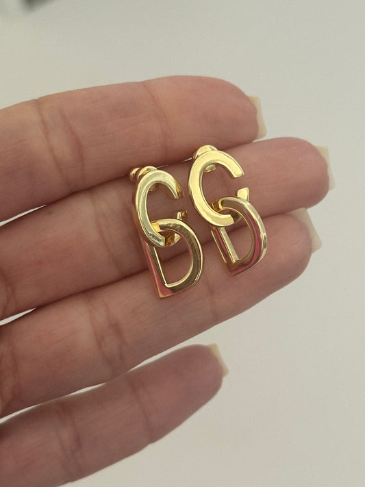 Gold Dangling earrings