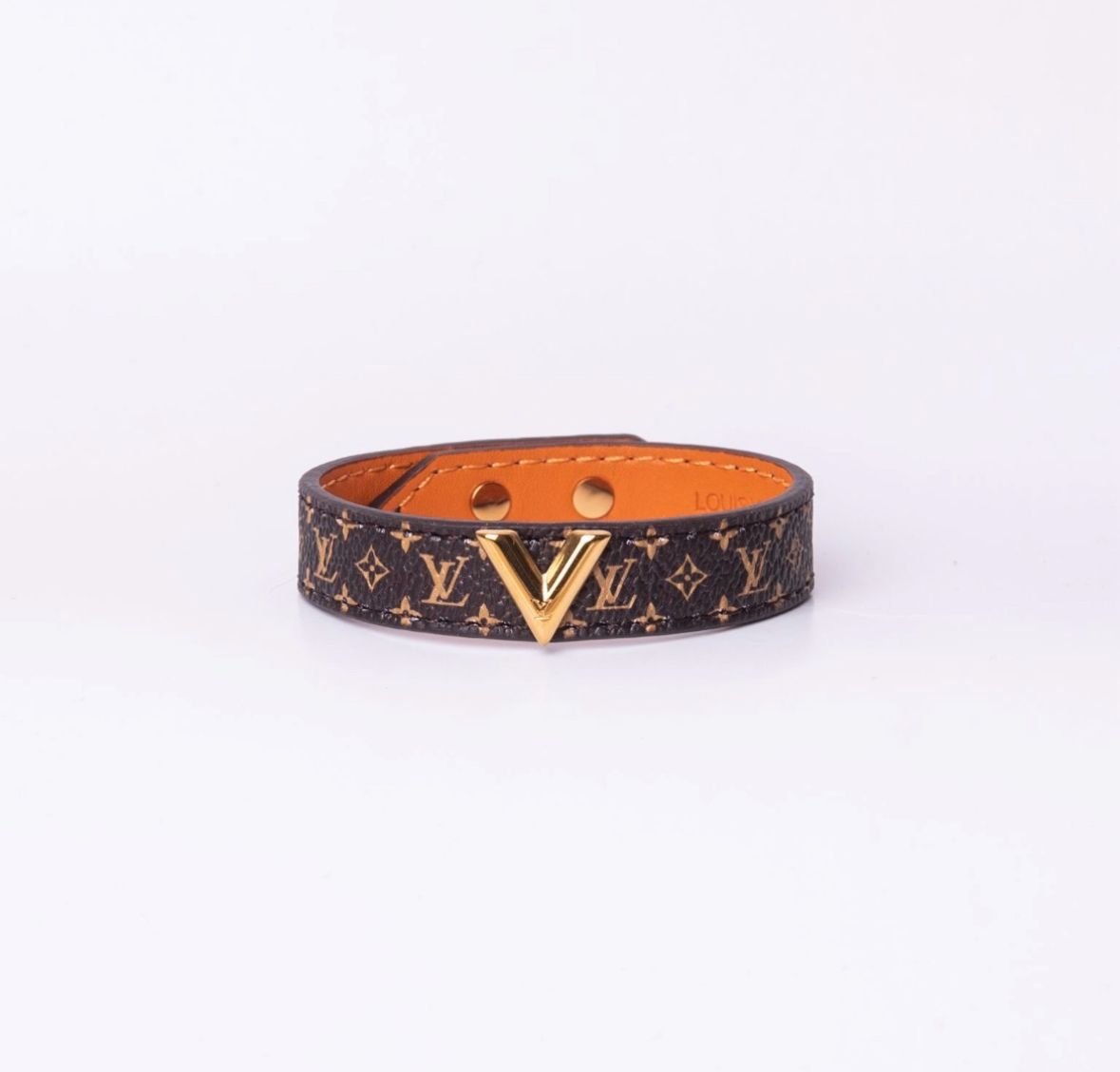 V Bracelet