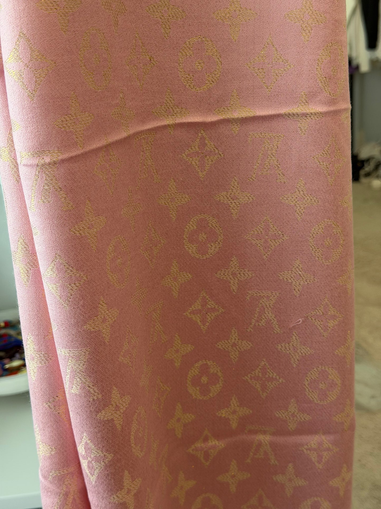 Silk scarf pink