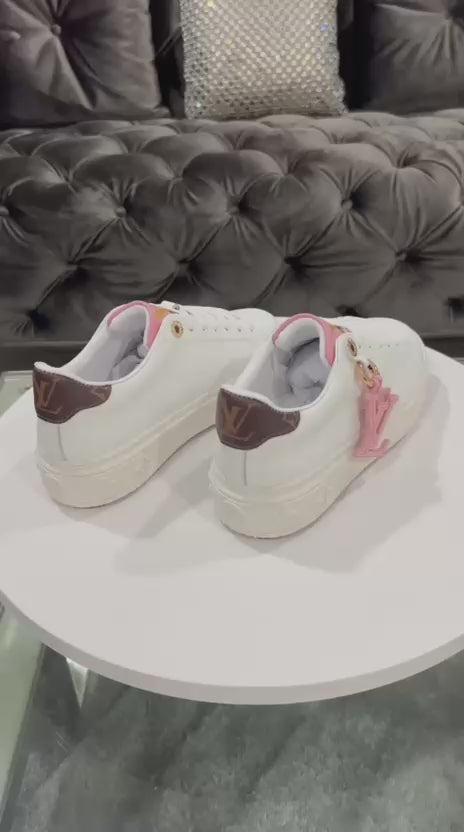 Shoes with pink